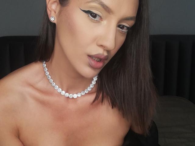 VievienneClemente - Live sex cam - 28693763