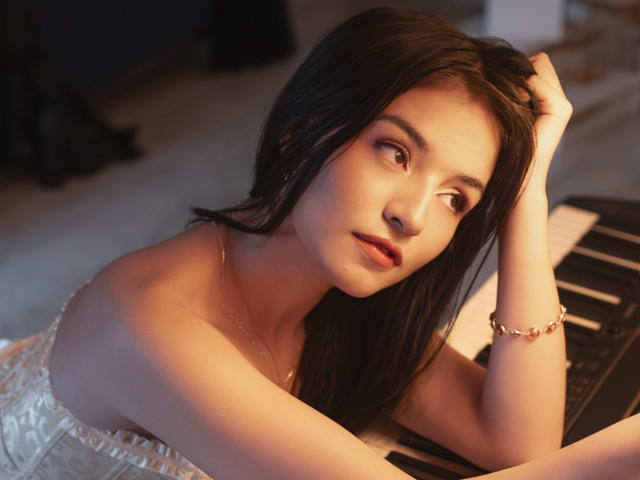 HathorX - Porno na żywo i seks kamera - 28694699