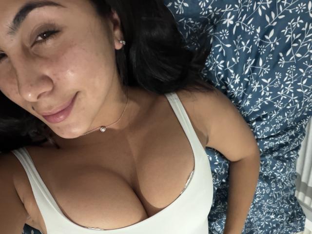 SarahPrincess - Live Sex Cam - 28696745