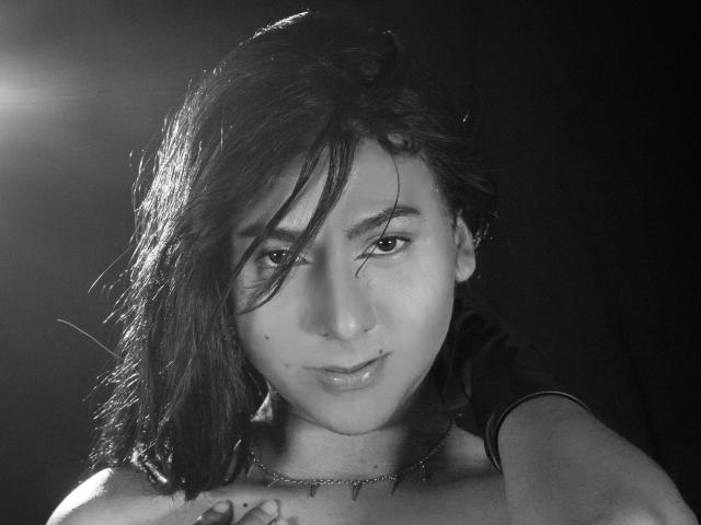 ZoeHotMoretti - Live porn &amp; sex cam - 28698830