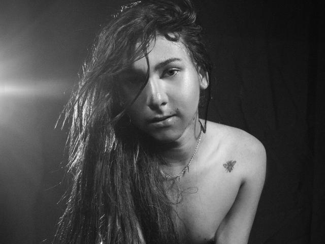 ZoeHotMoretti - Sexe cam en vivo - 28698854