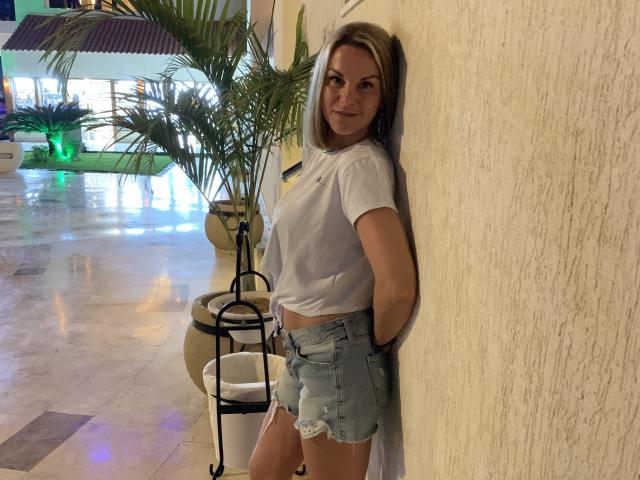 BelleLisaG - Live porn &amp; sex cam - 28700282