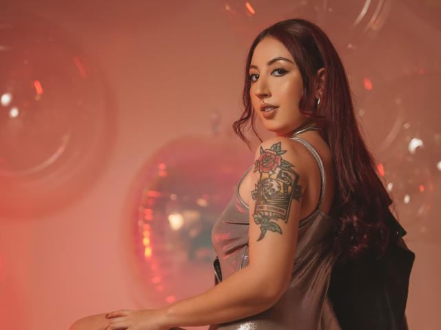 EmiilyWatson - Live sex cam - 28703573