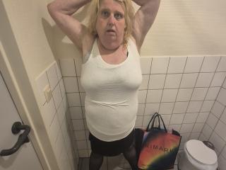 Sexy nude photo of StephanieLeo69