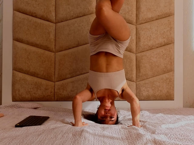 LucyySky - Live sex cam - 28703657