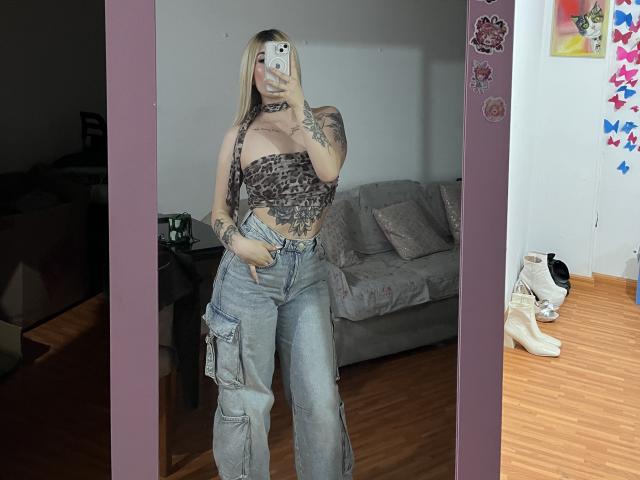 SammyViolet - Live porn &amp; sex cam - 28709651