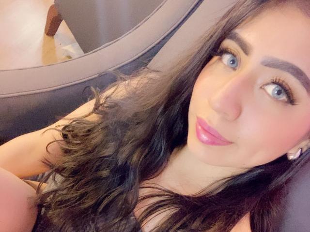 ZoeRedds - Live porn &amp; sex cam - 28710458