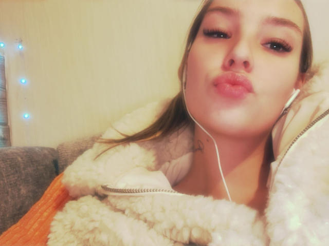 AngelaLuxe - Live sex cam - 28713011