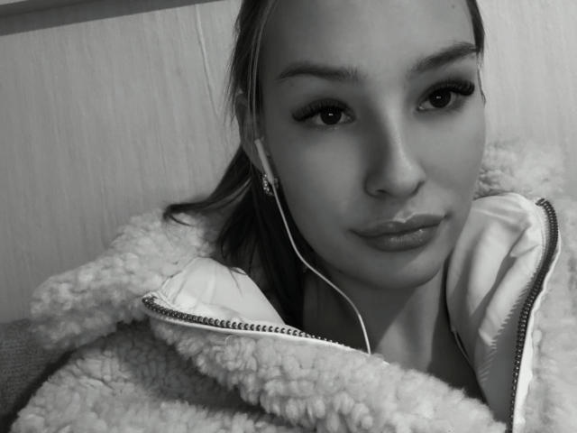 AngelaLuxe - Live sex cam - 28713014