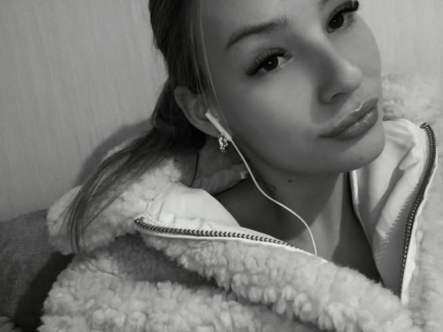 AngelaLuxe - Sexe cam en vivo - 28713017