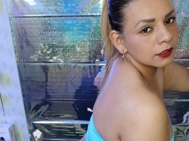 KathaleyaGrayyAss - Élő pornó és szexkamera - 28713248