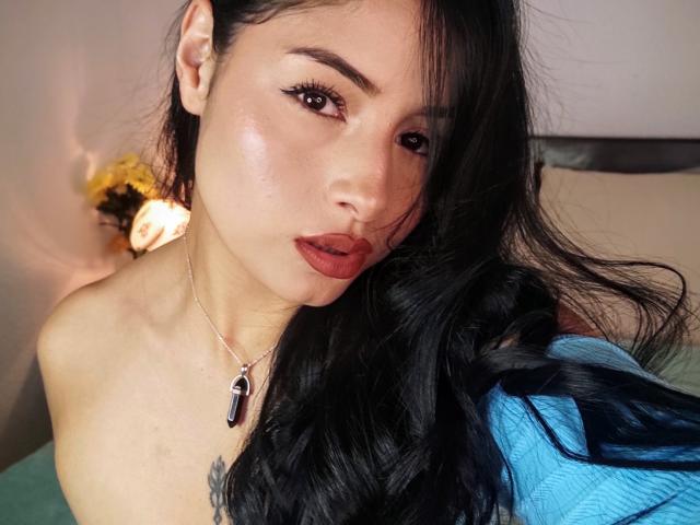 EmilyVv - Live porn &amp; sex cam - 28722422