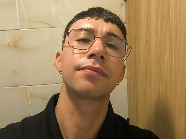 OliverHot69 - Live porn &amp; sex cam - 28726400