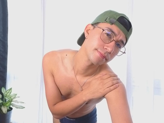 OliverHot69 - Sexe cam en vivo - 28733468