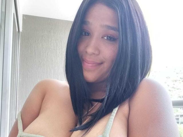 GinaDDavies - Live Sex Cam - 28737308