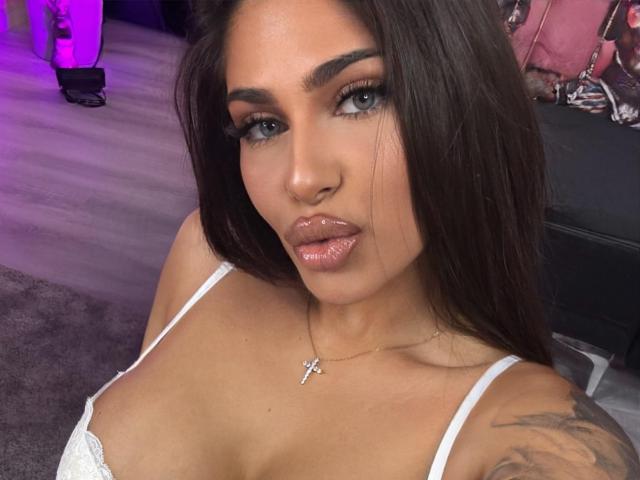 BabeBlueSin - Live sex cam - 28737488