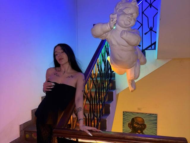 NikkiGoldX - Live porn &amp; sex cam - 28738073