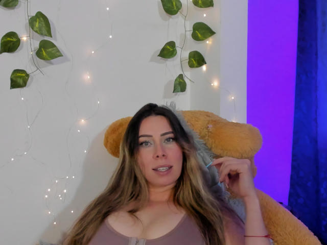 JennyLawry - Live porn &amp; sex cam - 28739084