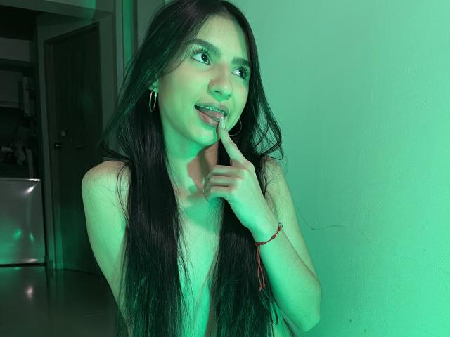 MilanMoon - Live sex cam - 28739114