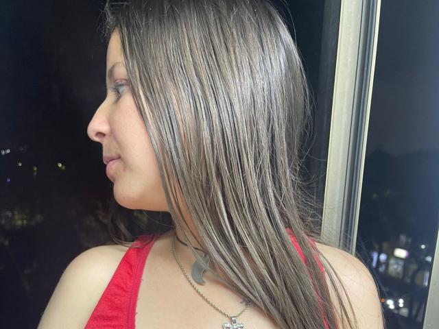 GraceRedMiller - Live sex cam - 28740755