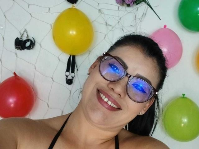 ValeriaLoveer - Live sexe cam - 28740986