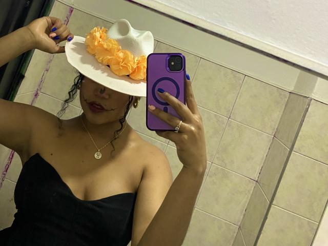 SophieSonyas - Live porn &amp; sex cam - 28751240