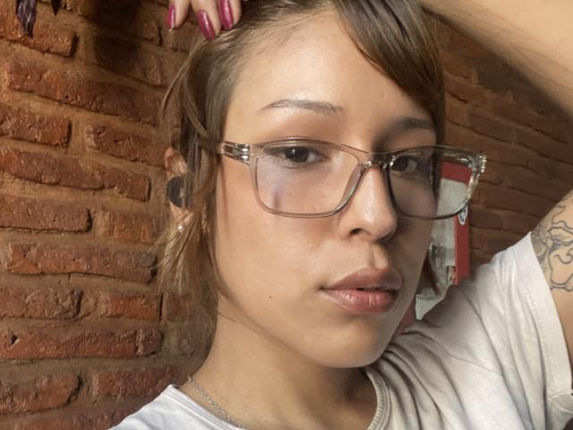 KiaraHernandezX - Live porn &amp; sex cam - 28756511