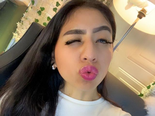 ZoeRedds - Live sex cam - 28760777