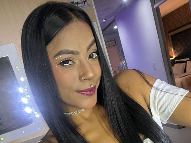 Amberv - Live Sex Cam - 28762133