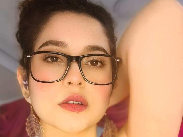 IrinaSweett - Live Sex Cam - 28763813