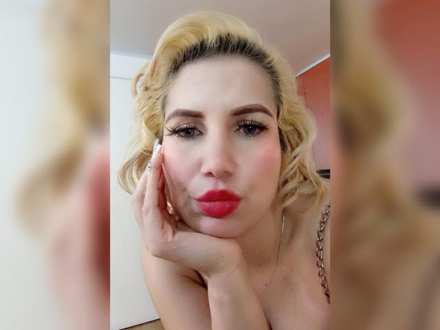 GiuliaAddams - פורנו בשידור חי ומצלמת סקס - 28764614