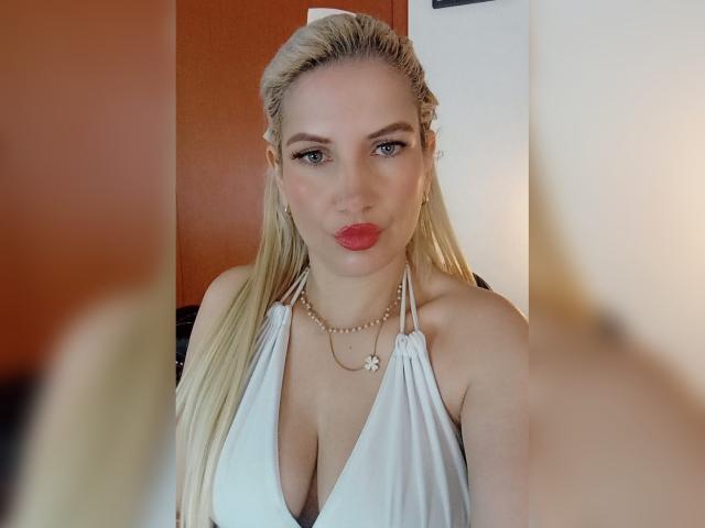 GiuliaAddams - Live porn &amp; sex cam - 28765190
