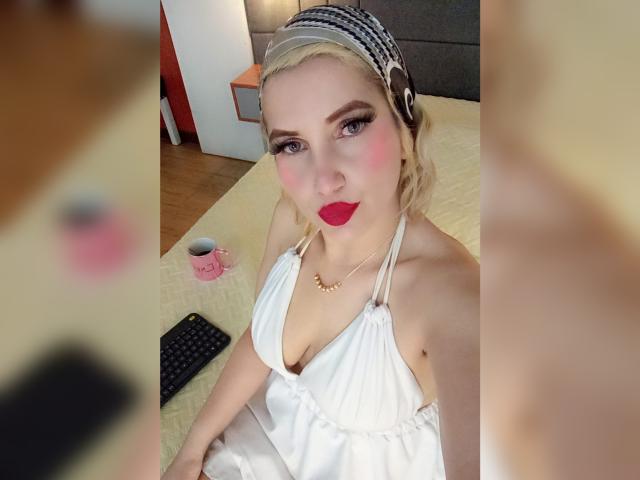 GiuliaAddams - сексуальная веб-камера в реальном времени - 28765529