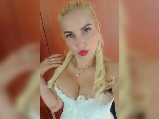 GiuliaAddams - Sexe cam en vivo - 28765583