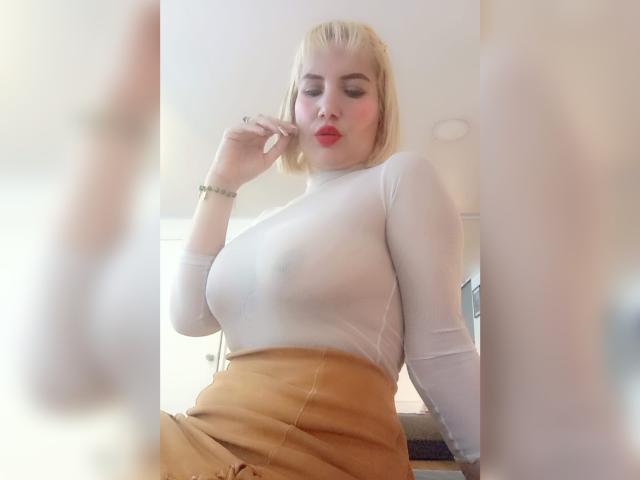 GiuliaAddams - Live porn &amp; sex cam - 28765820