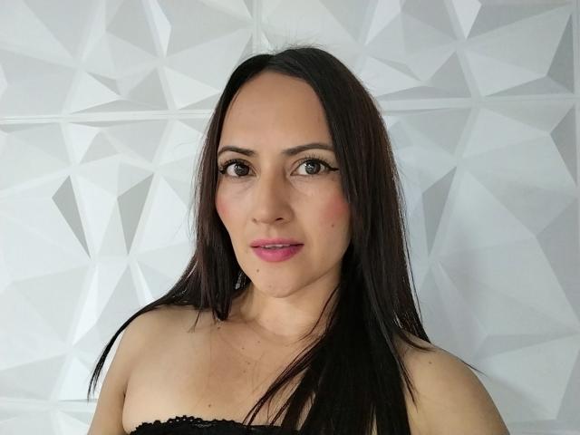 EmhilyDiaz - Live sexe cam - 28767020