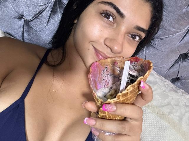 AmberSkylerr - Live sex cam - 28769825