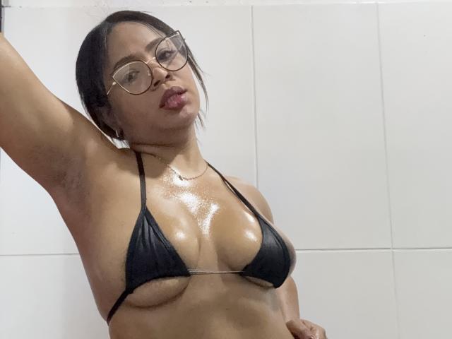 AliceBooty - Live Sex Cam - 28770272