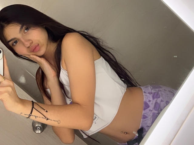 MilanMoon - Live sex cam - 28770839