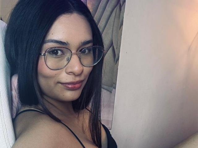 IsaDoux - Live sex cam - 28772003