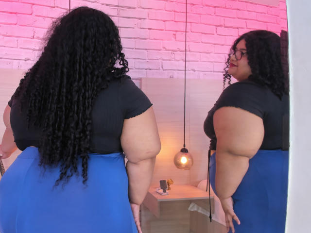 MileyCollinss - Live sex cam - 28775636