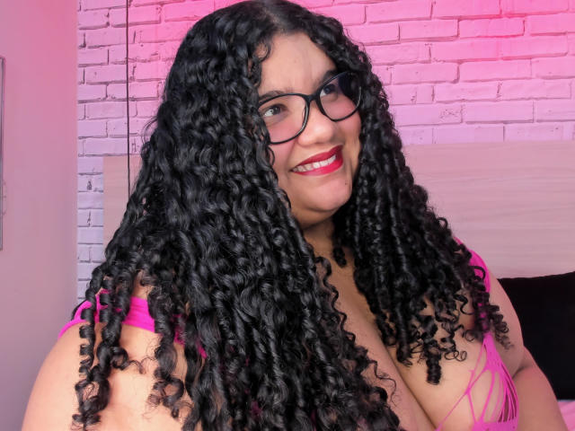 MileyCollinss - Live sex cam - 28775843