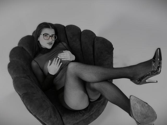 IrisBlair - Live Sex Cam - 28777388