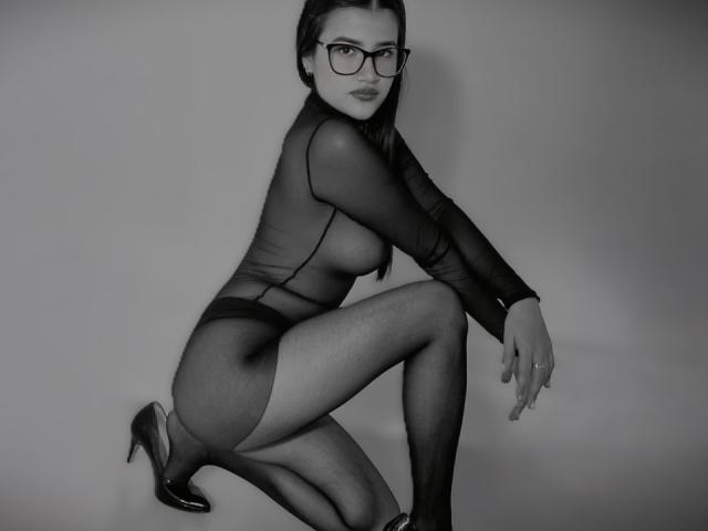 IrisBlair - Live sex cam - 28777394