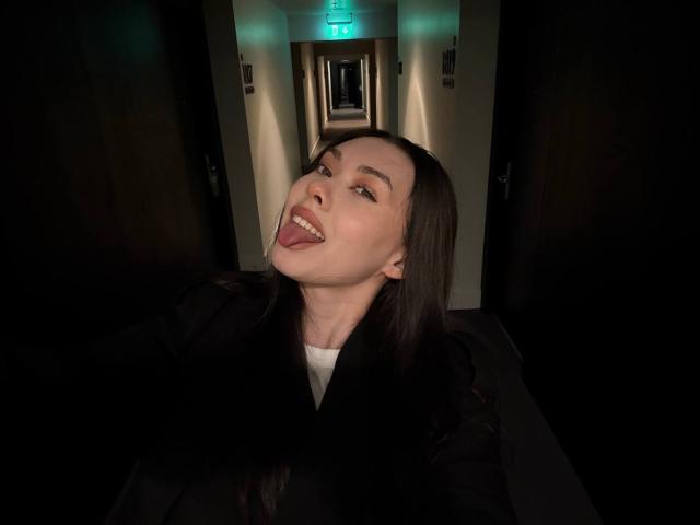 GwenOnline - Live Sex Cam - 28781528
