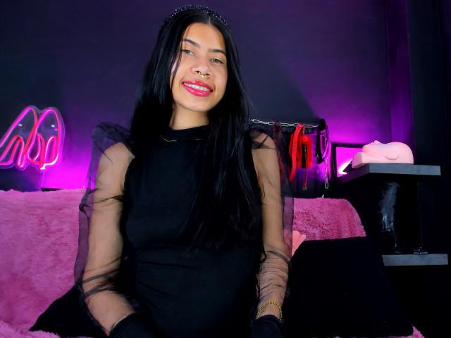 ChloeStone - Live Sex Cam - 28783676