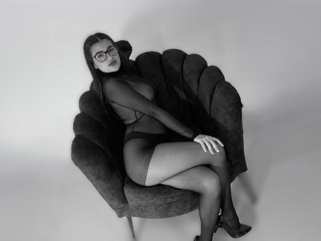 IrisBlair - Live sex cam - 28788221