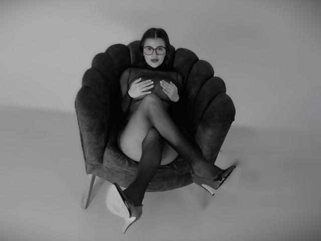 IrisBlair - Live sex cam - 28788230