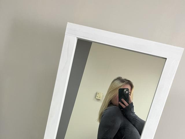 DiLaria - Live sex cam - 28792430