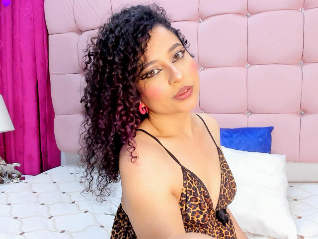 IrinaSweett - Live porn &amp; sex cam - 28793528